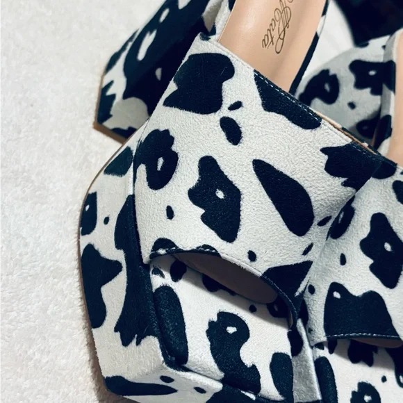 Brand New Amazing Holstein Cow Style Heels By MATA - Size 5.5 - box 16 - Picture 5 of 7